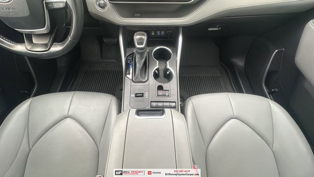 Used 2022 Toyota Highlander XLE image 9