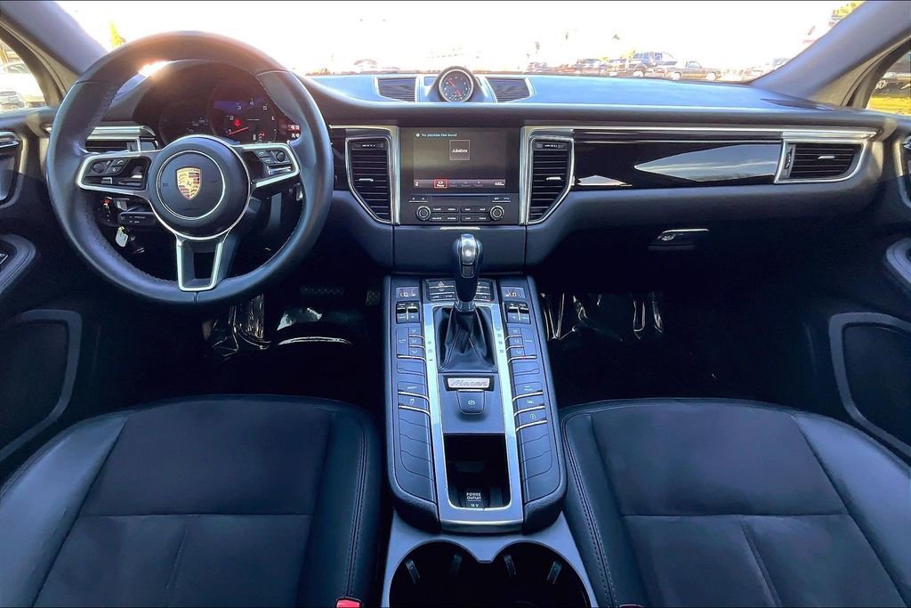 Used 2018 Porsche Macan image 16
