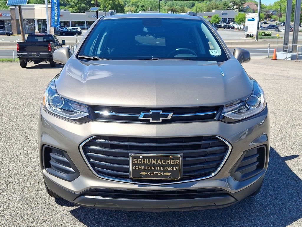 Used 2022 Chevrolet Trax LT w/ Sport Edition AWD/4WD image 3
