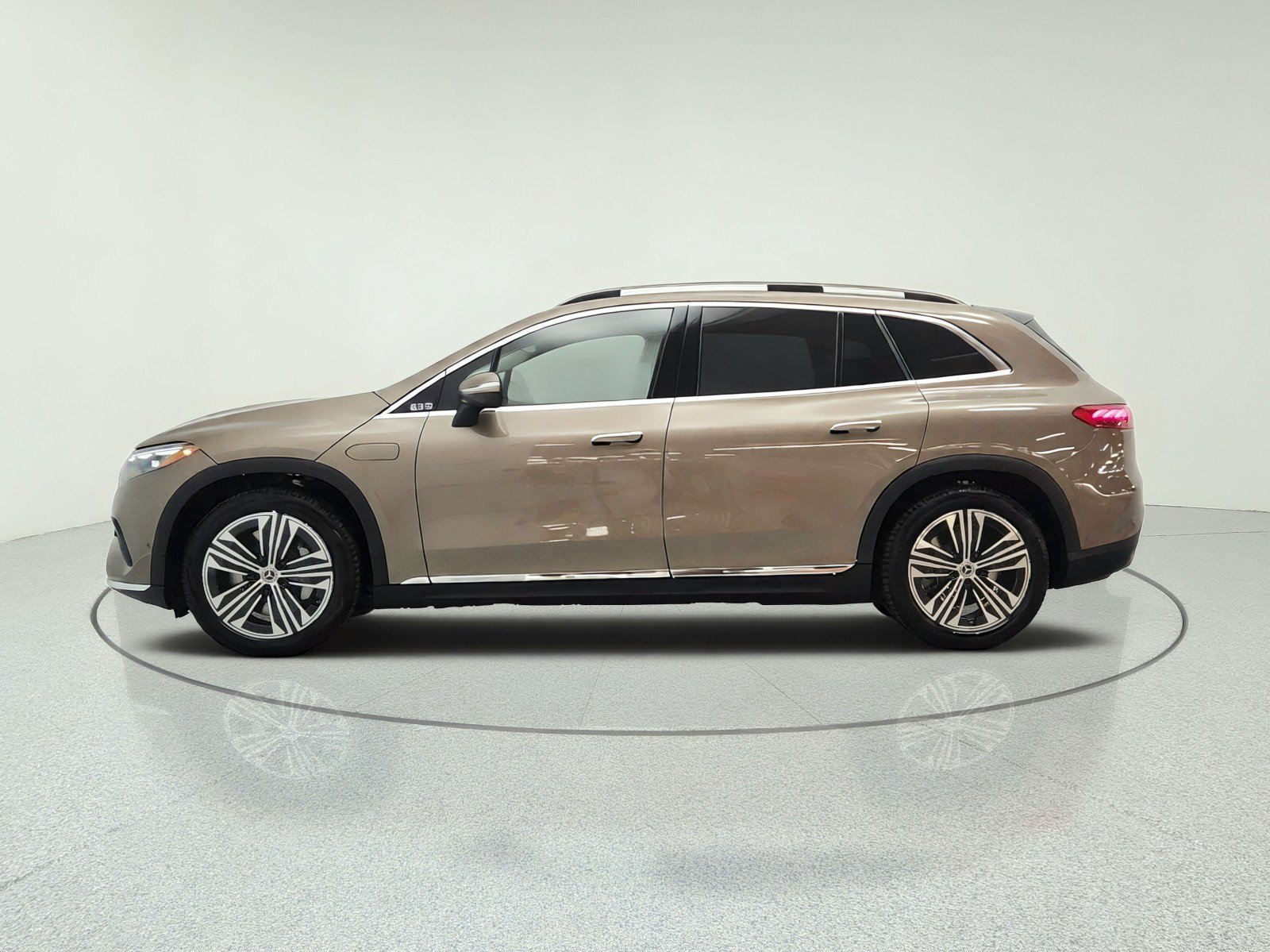 New 2027 Mercedes-Benz EQS 400 4MATIC SUV image 8