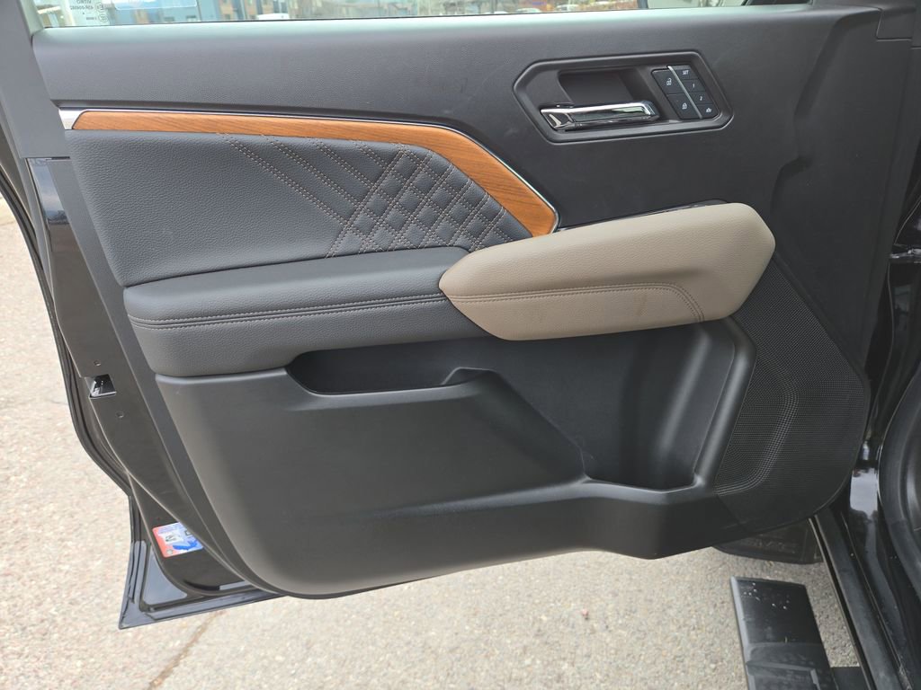 Used 2024 GMC Canyon Denali w/ LPO, Denali Black Edition image 12