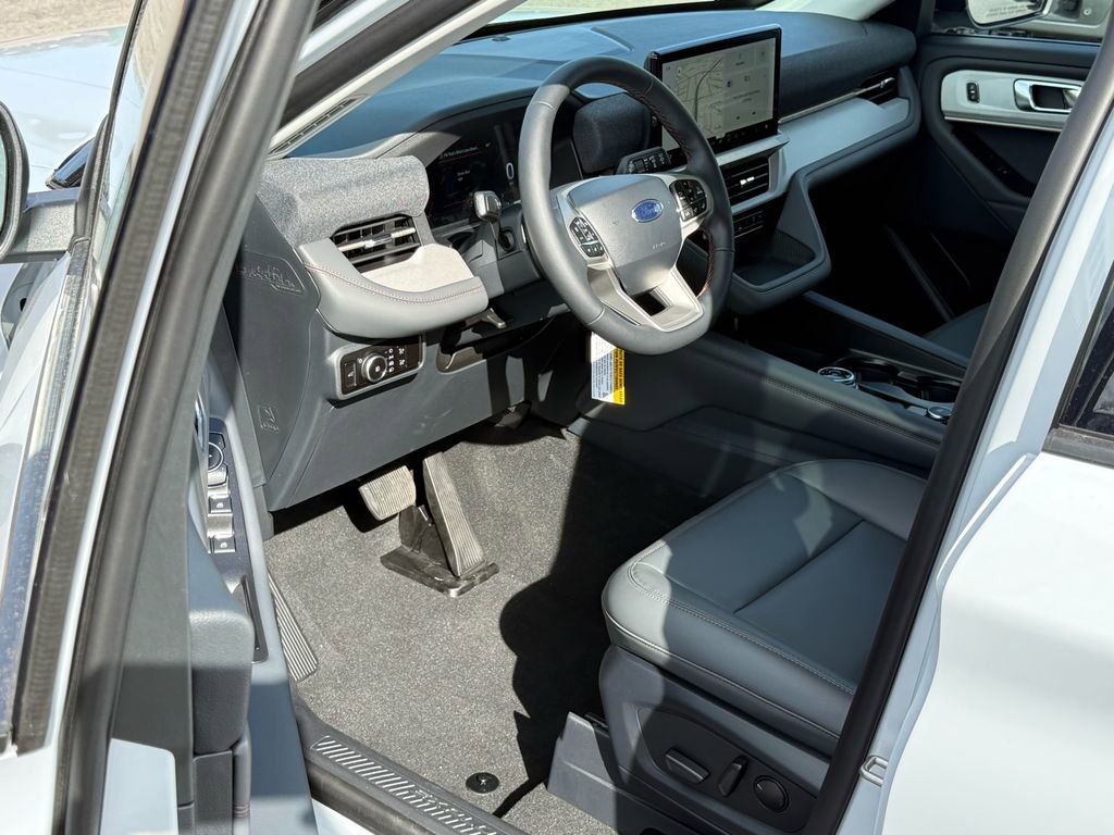 Used 2026 Ford Explorer Active w/ Active Comfort Package RWD image 10