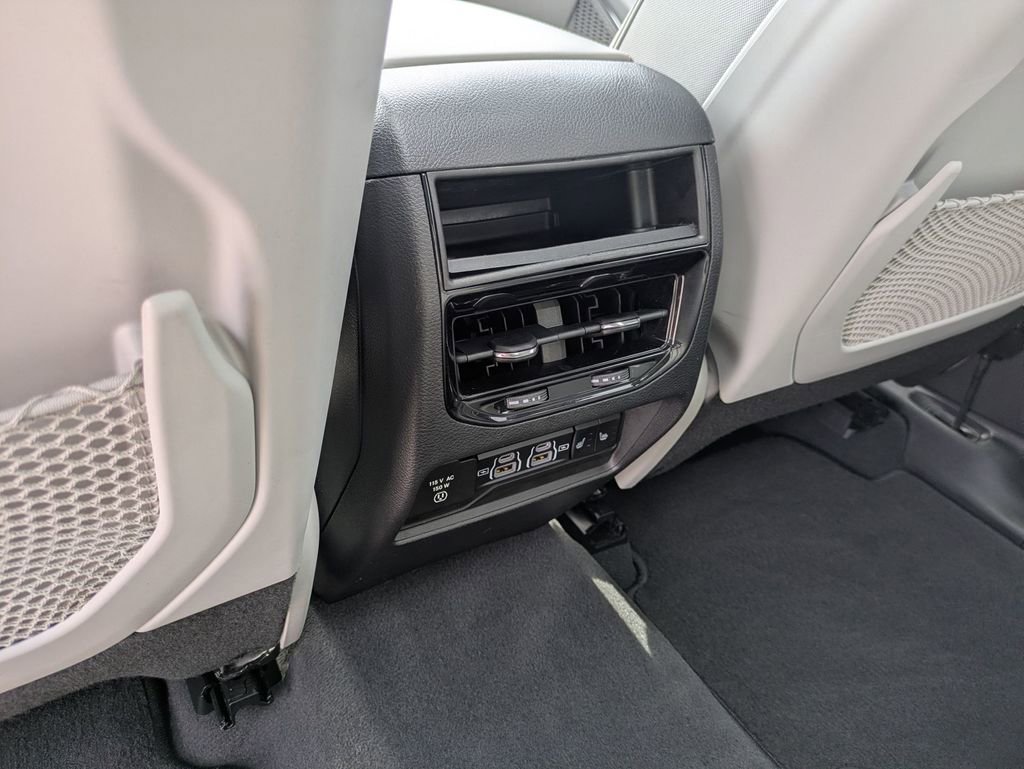 Used 2023 Jeep Grand Cherokee Overland image 28