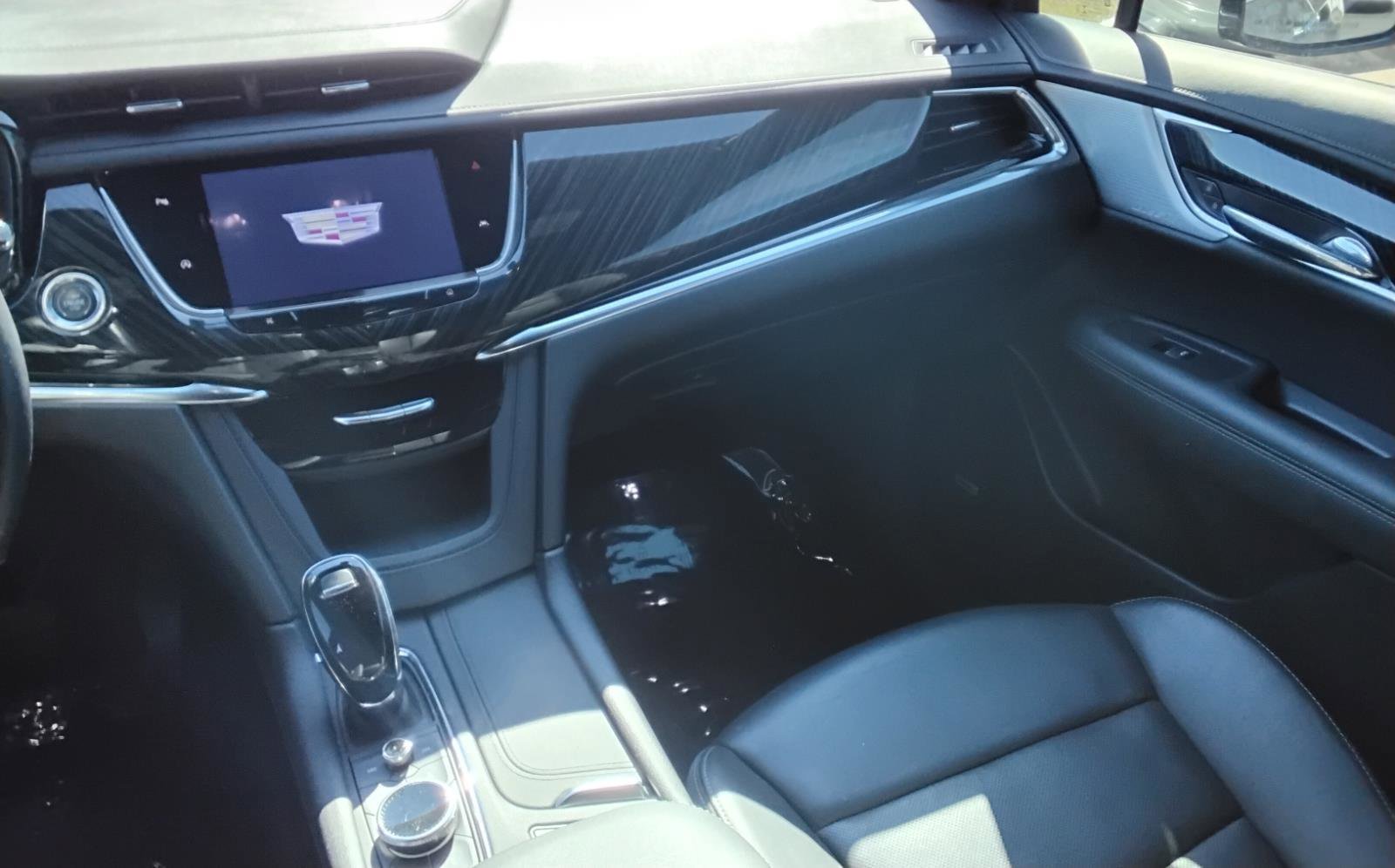 Used 2023 Cadillac XT6 Premium Luxury image 23