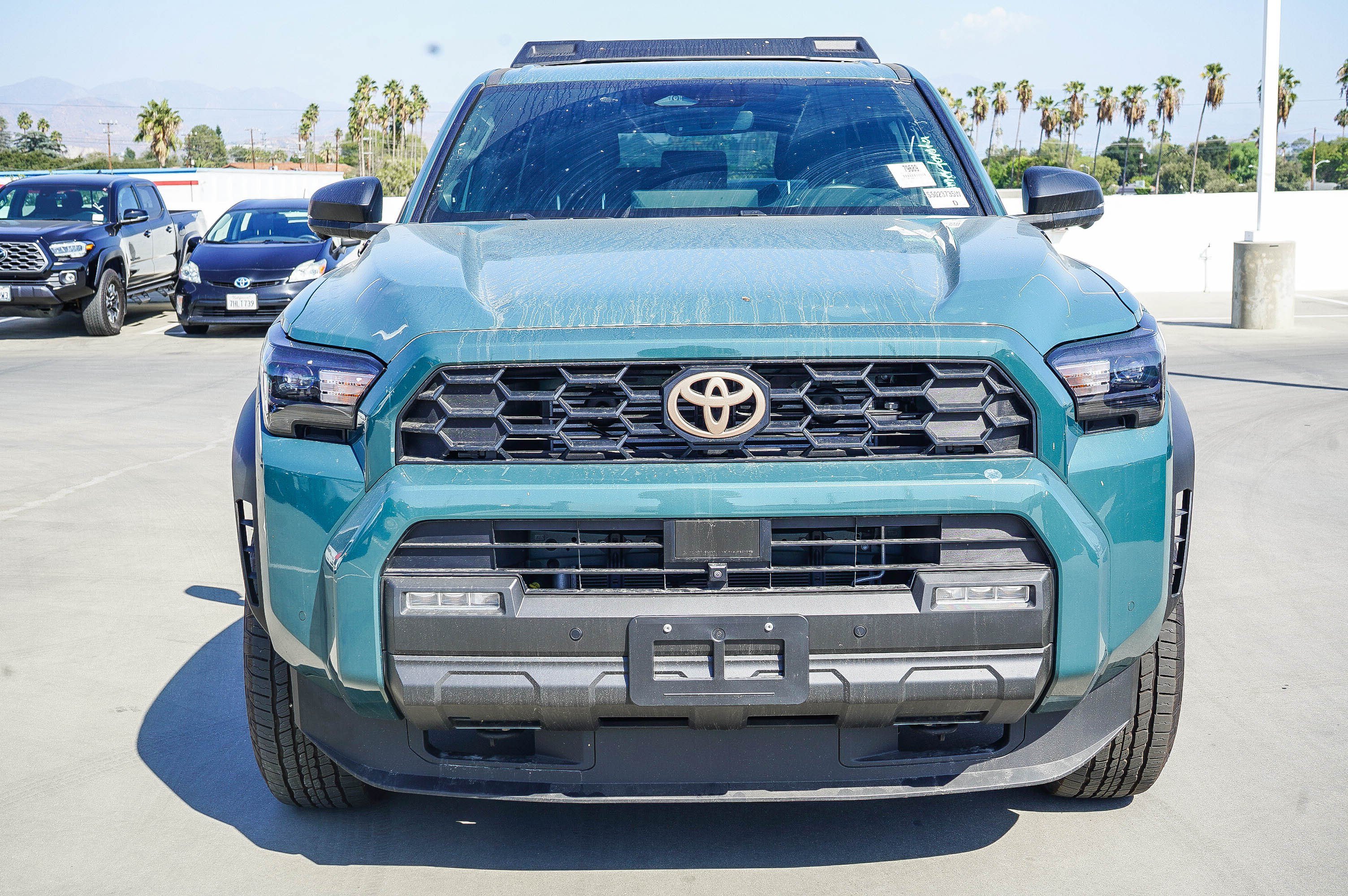 Used 2025 Toyota 4Runner TRD Off-Road Premium AWD/4WD image 2
