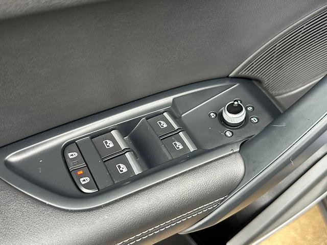 Used 2023 Audi SQ5 Premium Plus image 16