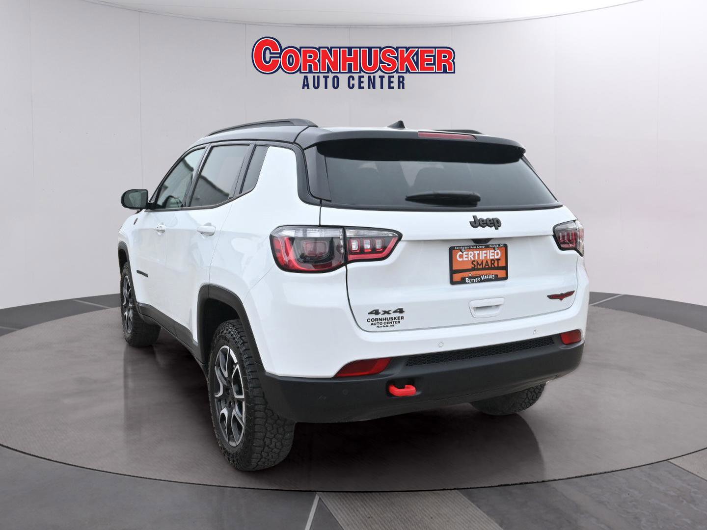 Used 2024 Jeep Compass Trailhawk image 5