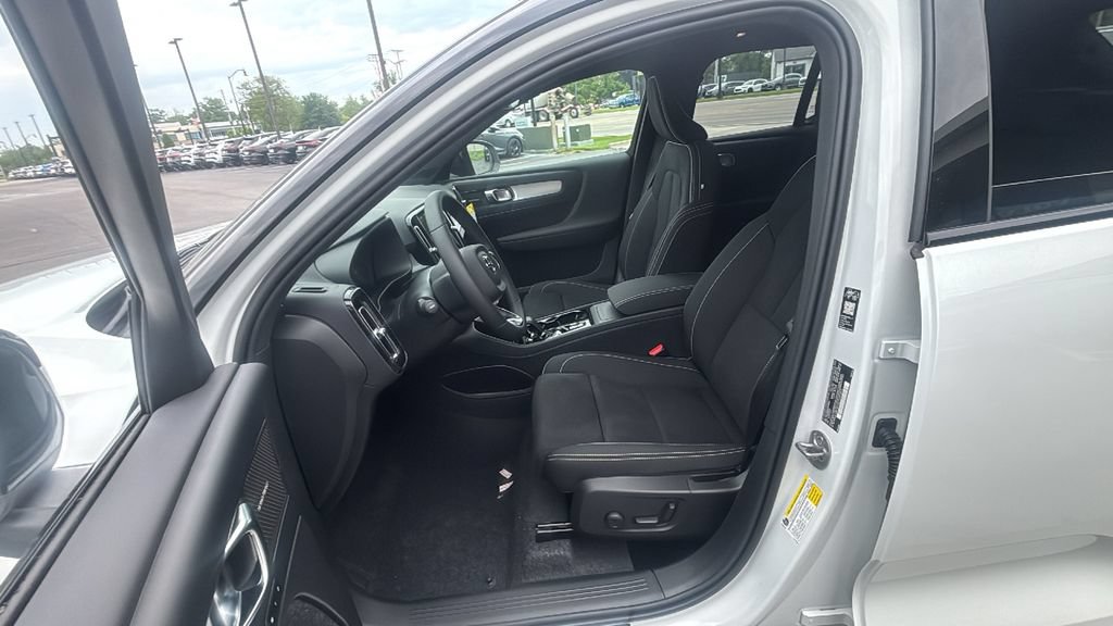 New 2026 Volvo XC40 B5 Ultra w/ Climate Package AWD/4WD image 25