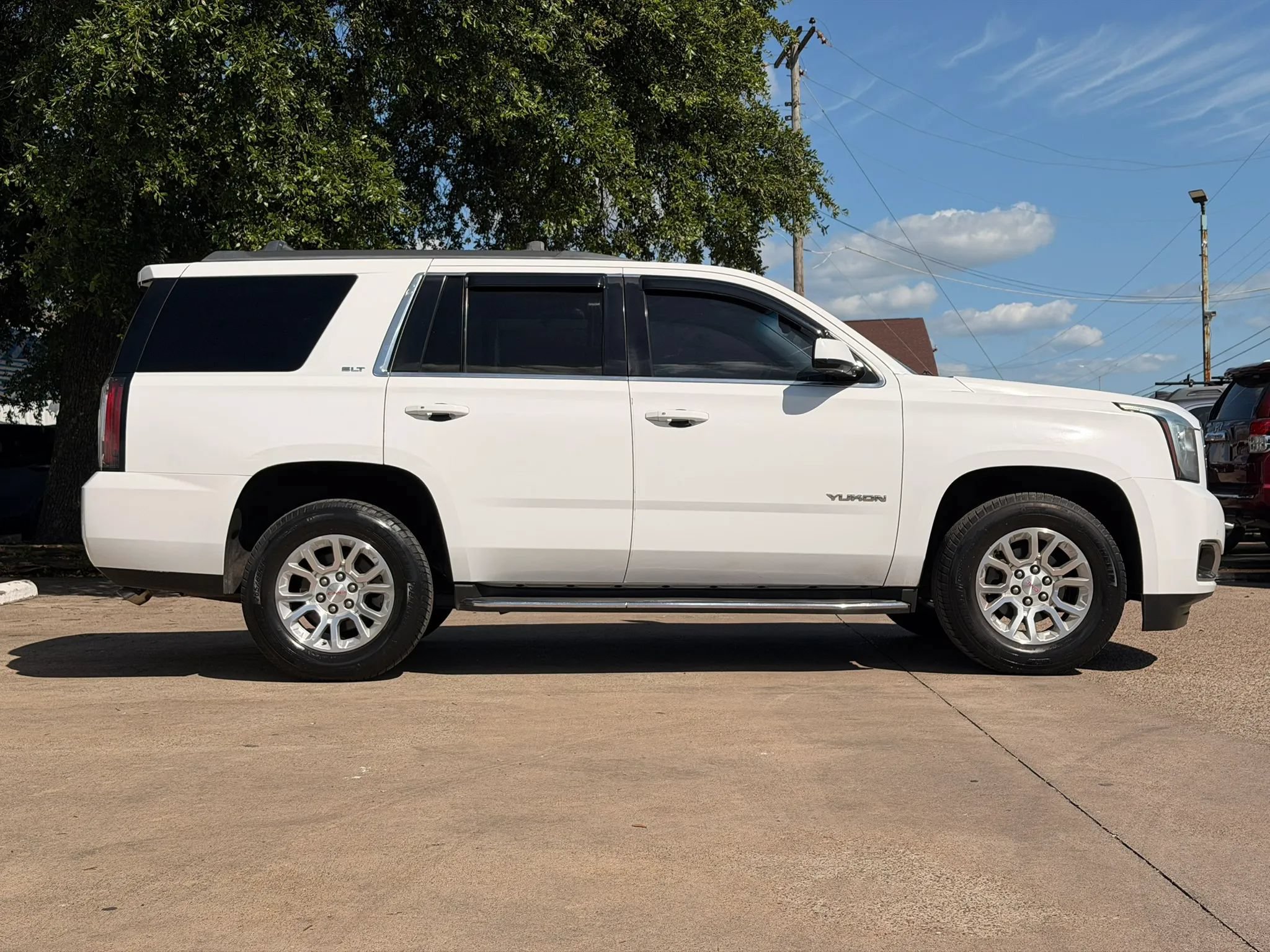 Used 2016 GMC Yukon SLT w/ HD Trailering Package RWD image 2