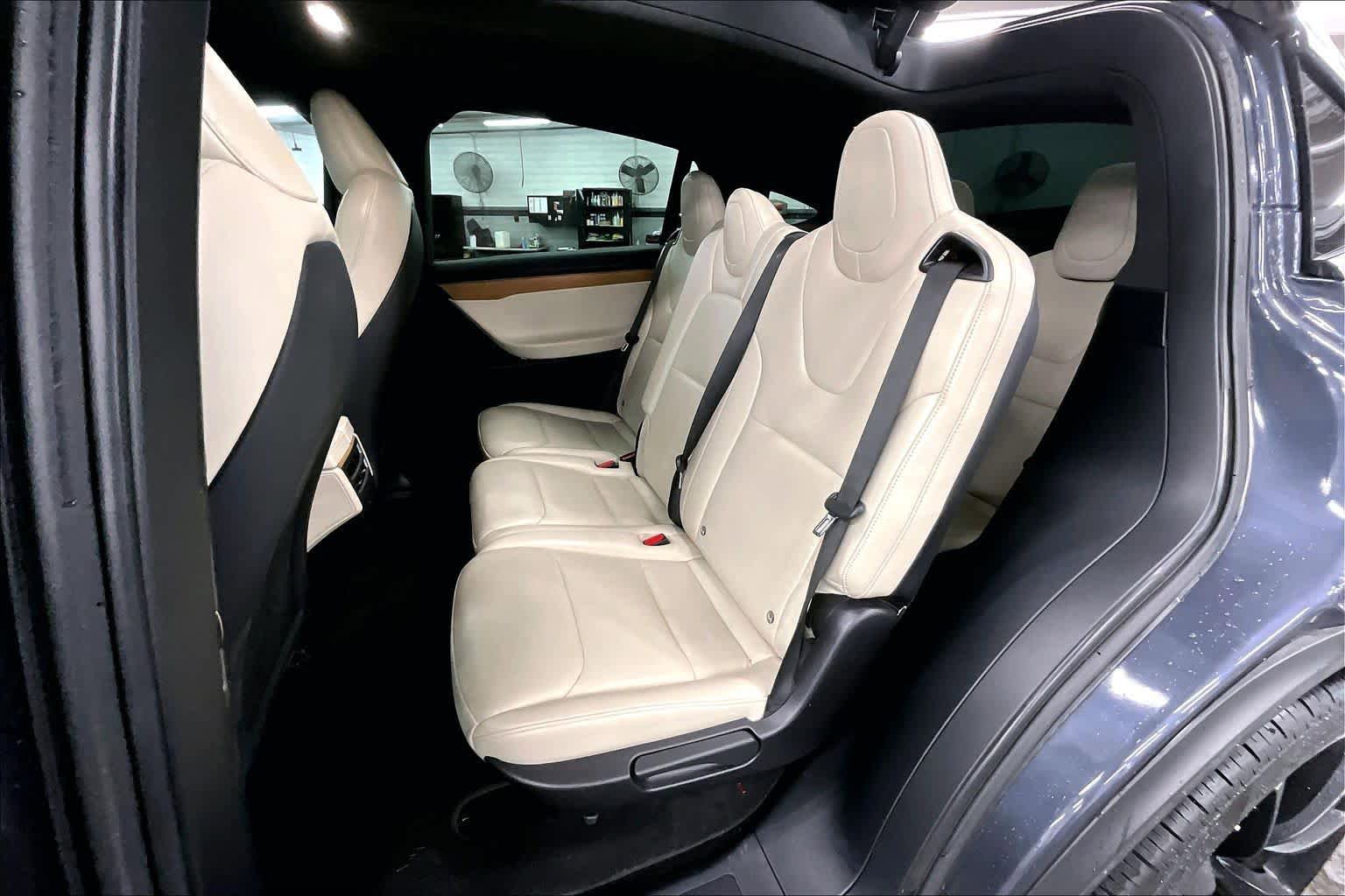 Used 2021 Tesla Model X Long Range image 19