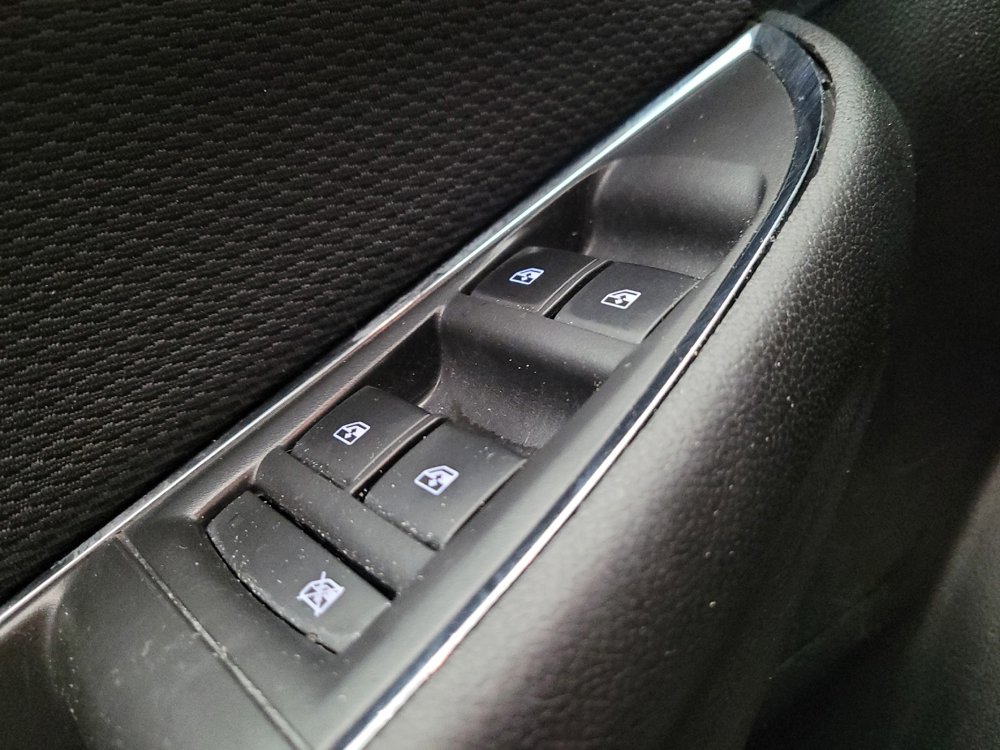 Used 2018 Chevrolet Cruze LT w/ Convenience Package FWD image 27