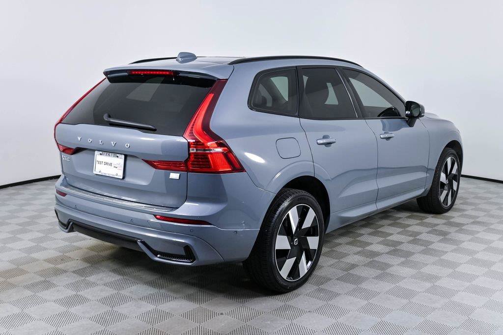 Certified 2024 Volvo XC60 T8 Plus w/ Protection Package Premier AWD/4WD image 29