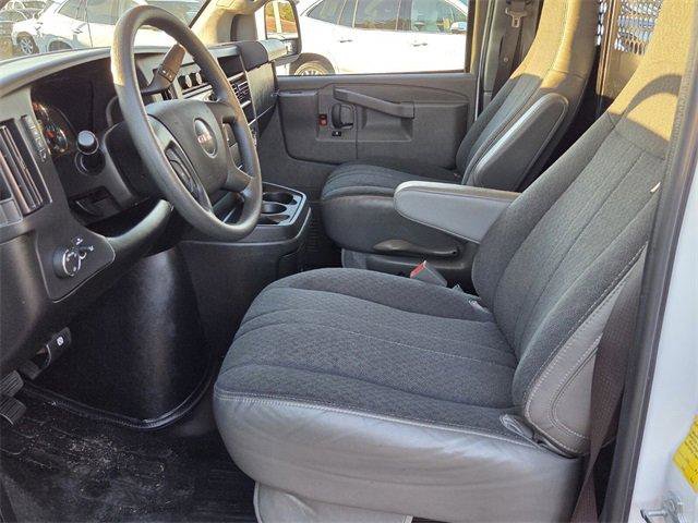 Used 2024 GMC Savana 2500 w/ Driver Convenience Package image 9