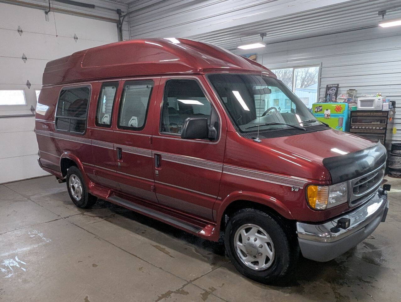 Used 1997 Ford E-250 and Econoline 250 Heavy-Duty Extended RWD image 3