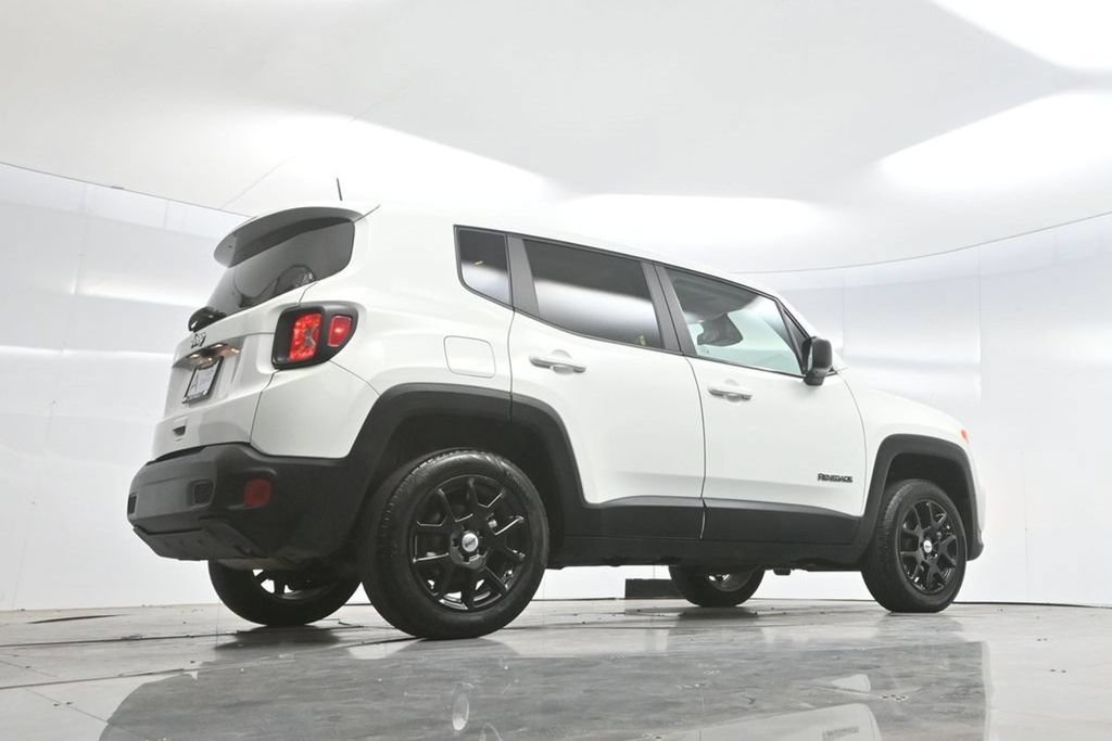 Used 2023 Jeep Renegade Latitude AWD/4WD image 59
