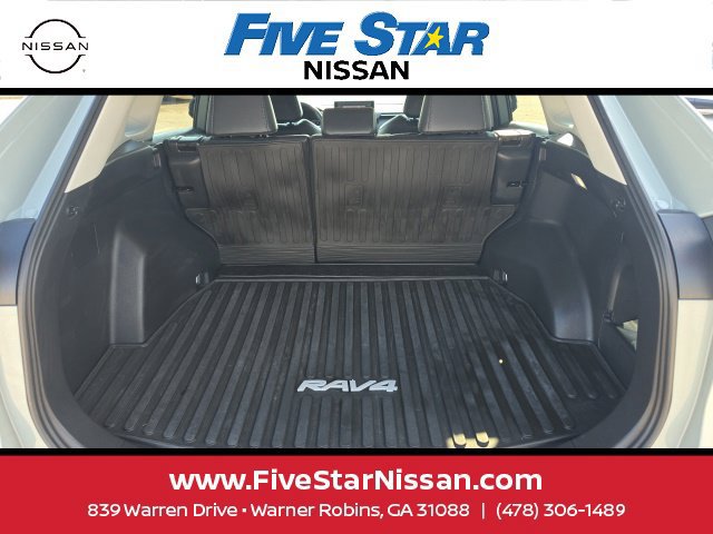 Used 2022 Toyota RAV4 XLE Premium FWD image 8