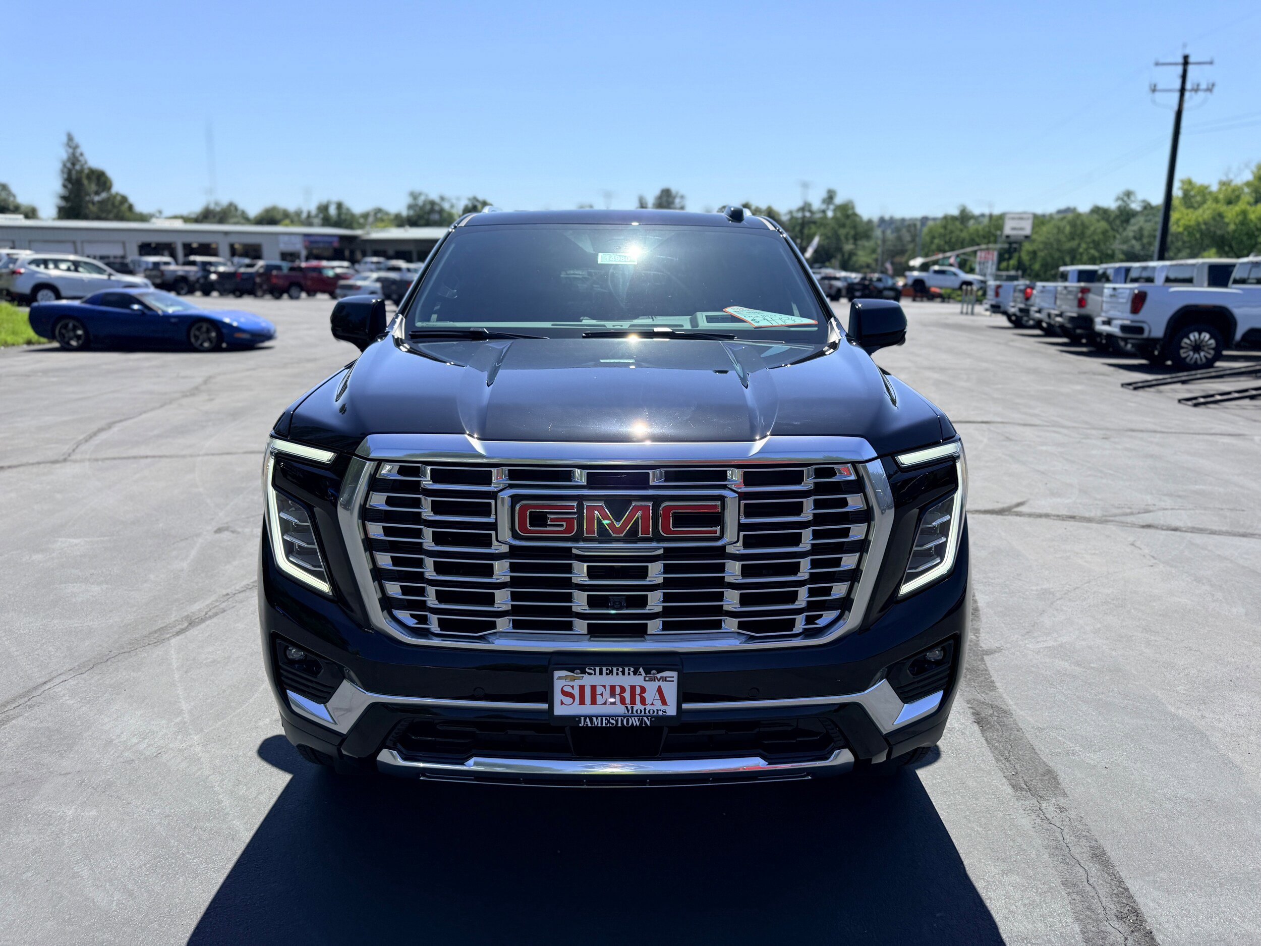 New 2026 GMC Yukon Denali w/ Denali Reserve Package AWD/4WD image 2