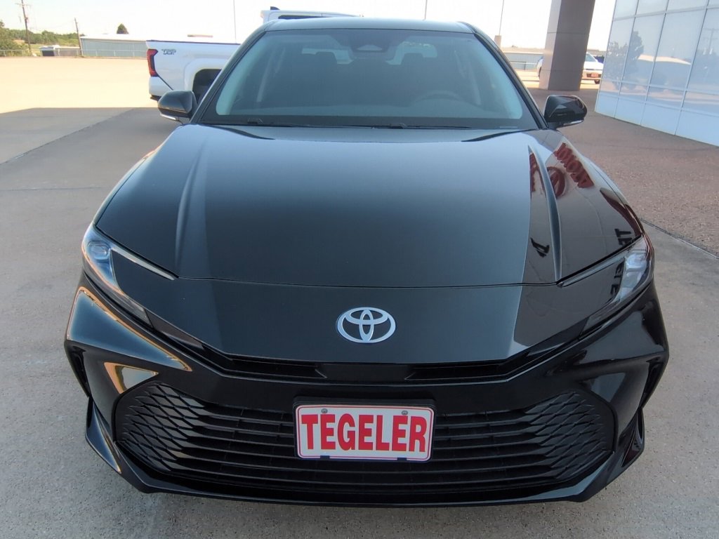 New 2025 Toyota Camry LE image 2