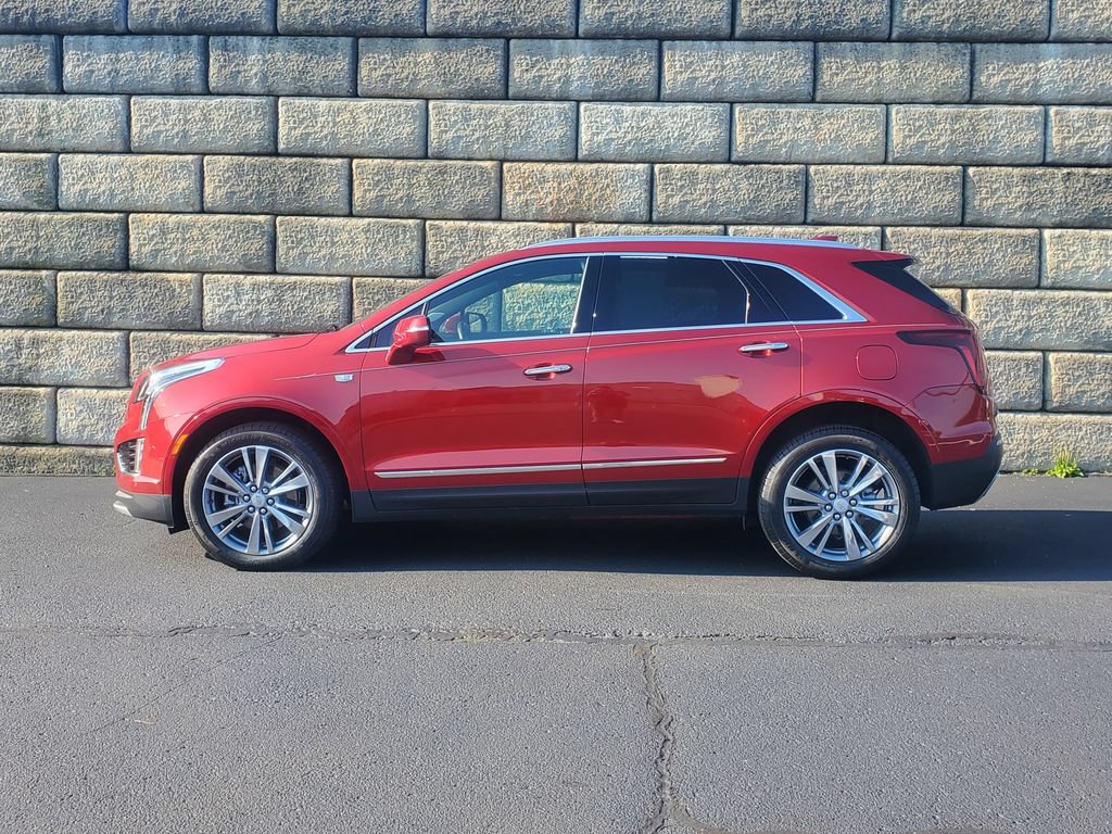 Used 2024 Cadillac XT5 Premium Luxury AWD/4WD image 2