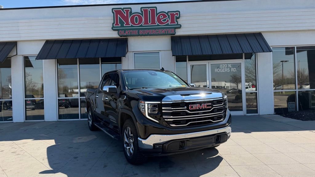 Used 2022 GMC Sierra 1500 SLT w/ SLT Premium Plus Package image 2
