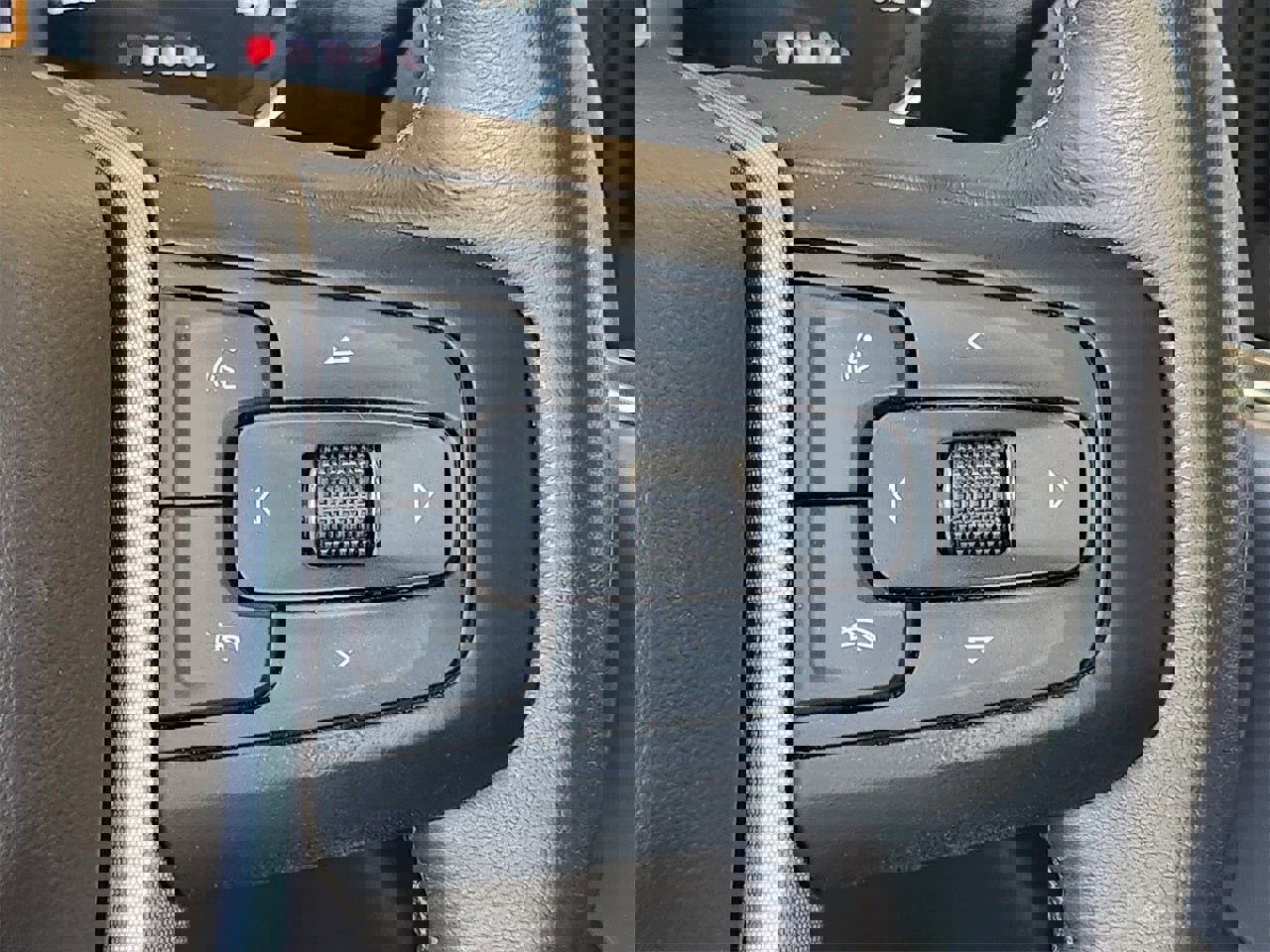 Used 2021 GMC Sierra 1500 SLT image 27