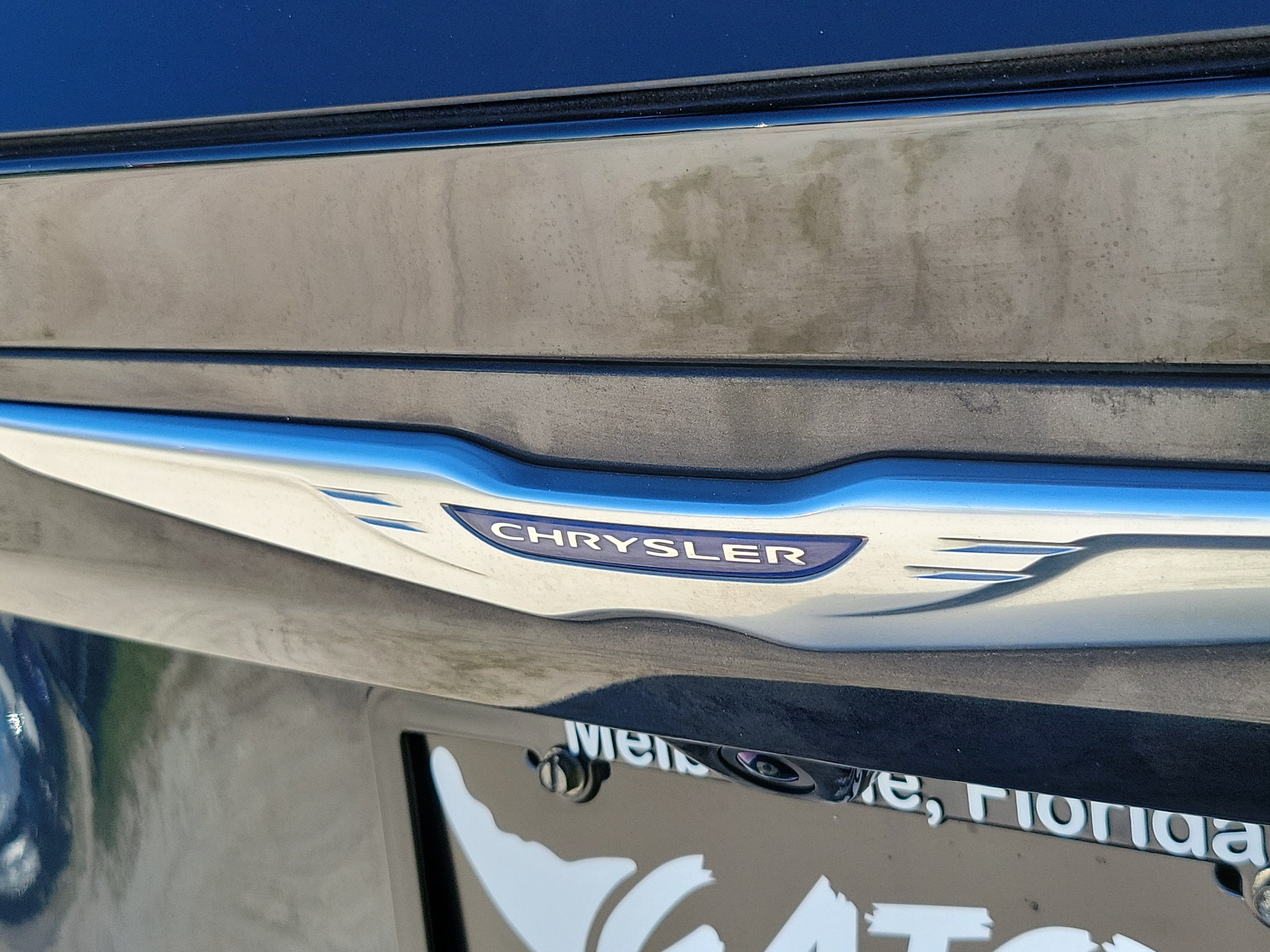 Used 2020 Chrysler Pacifica Touring-L Plus FWD image 6