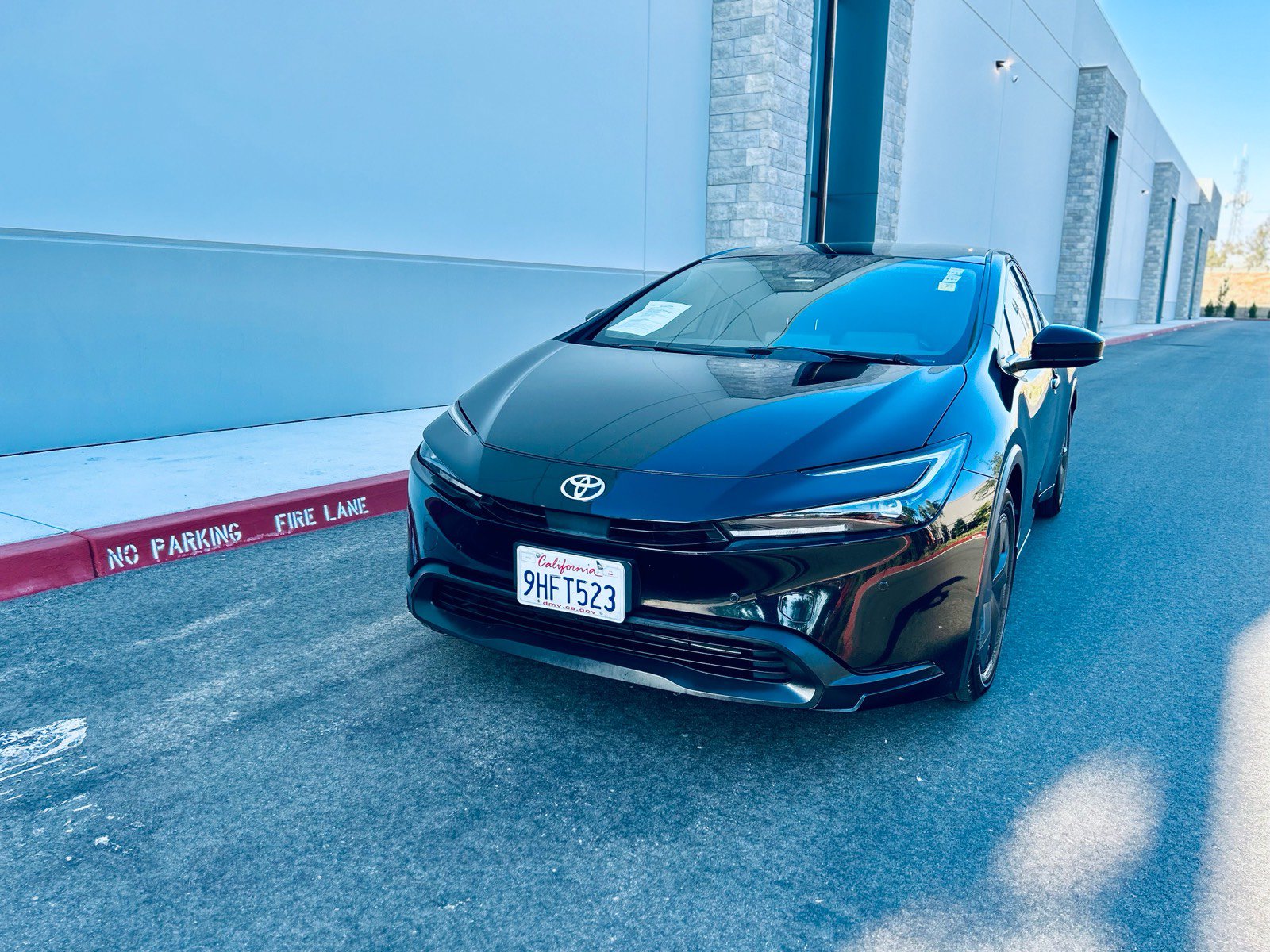 Used 2023 Toyota Prius LE FWD image 6