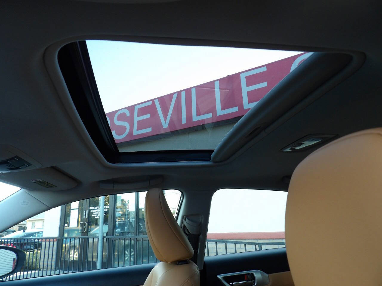 Used 2012 Lexus CT 200h Premium image 7