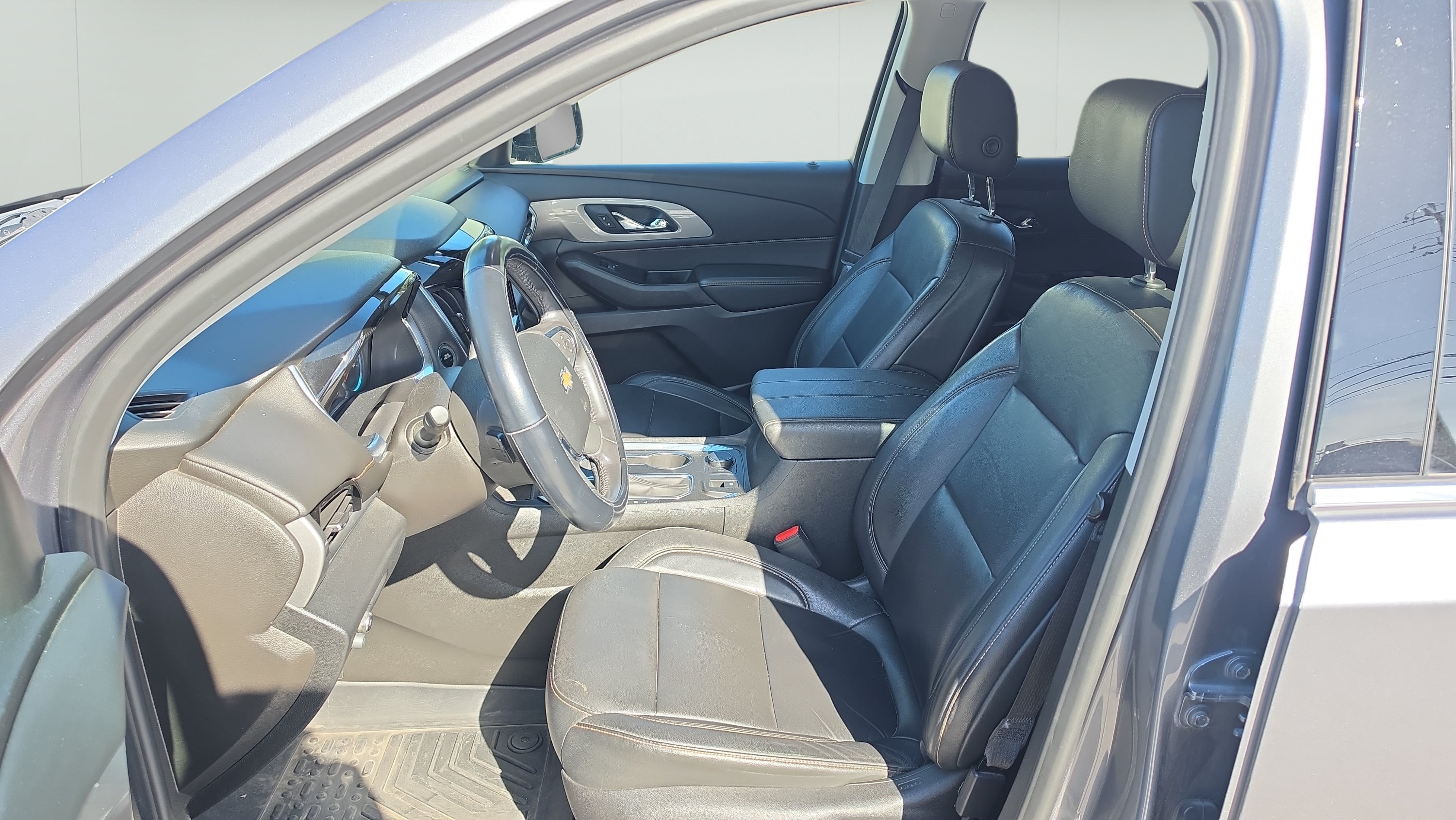 Used 2019 Chevrolet Traverse LT FWD image 9