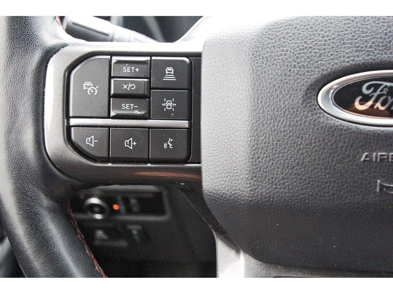 Used 2023 Ford Expedition Limited image 18