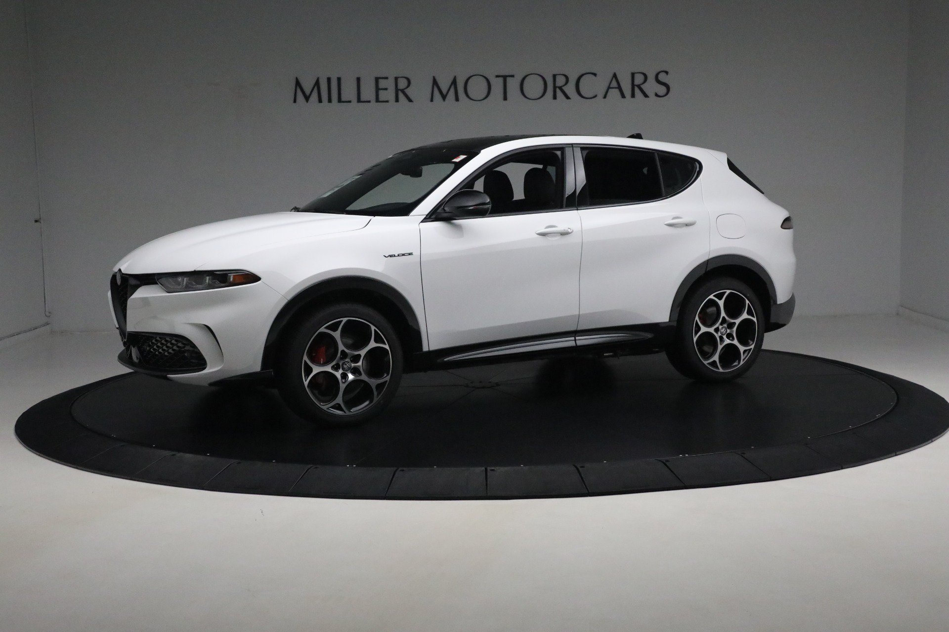Used 2024 Alfa Romeo Tonale Veloce w/ Premium Interior Package