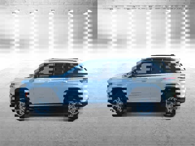 Used 2025 Jeep Grand Cherokee Laredo image 5