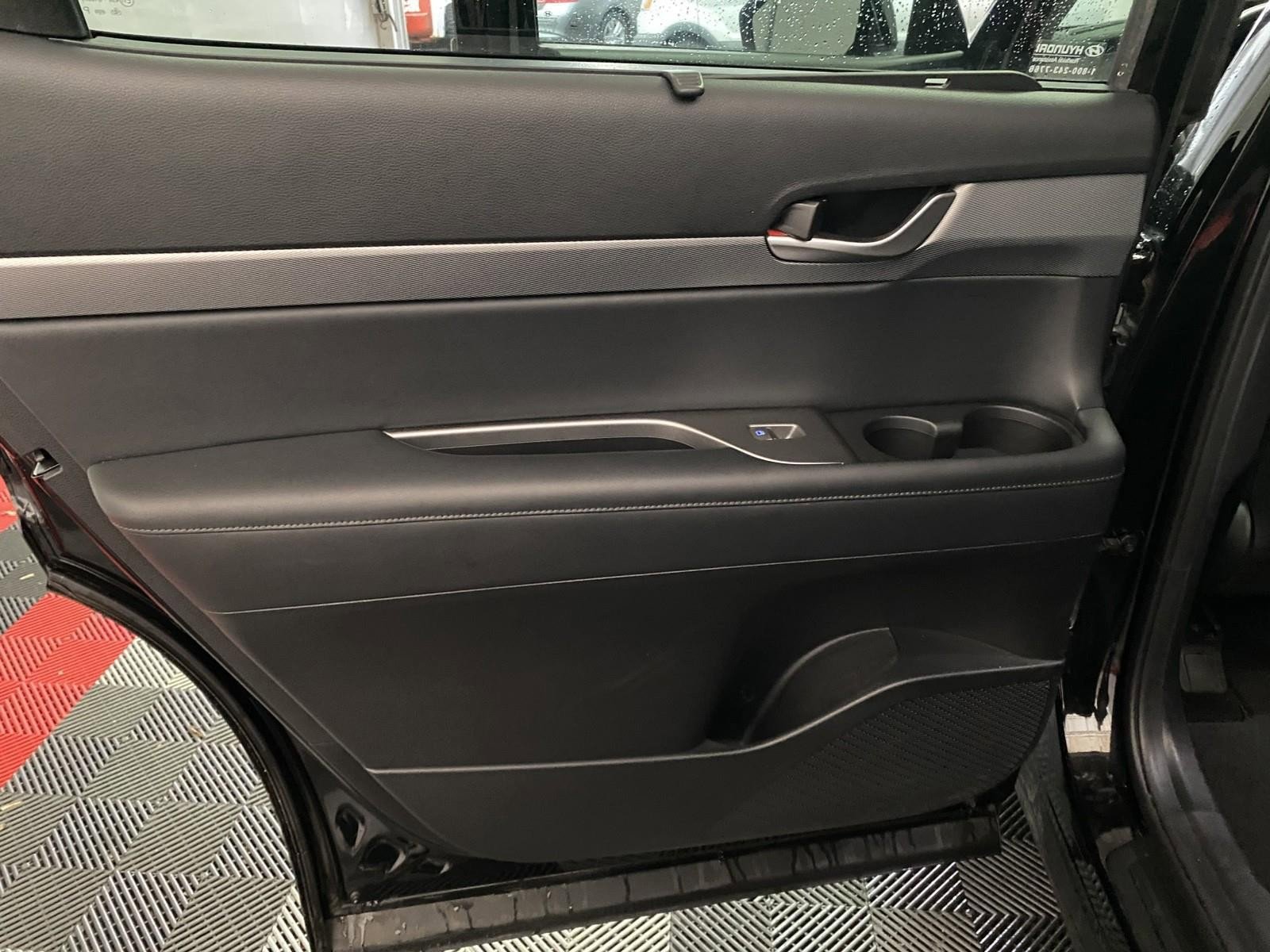 Used 2020 Hyundai Palisade SEL w/ Premium Package image 21