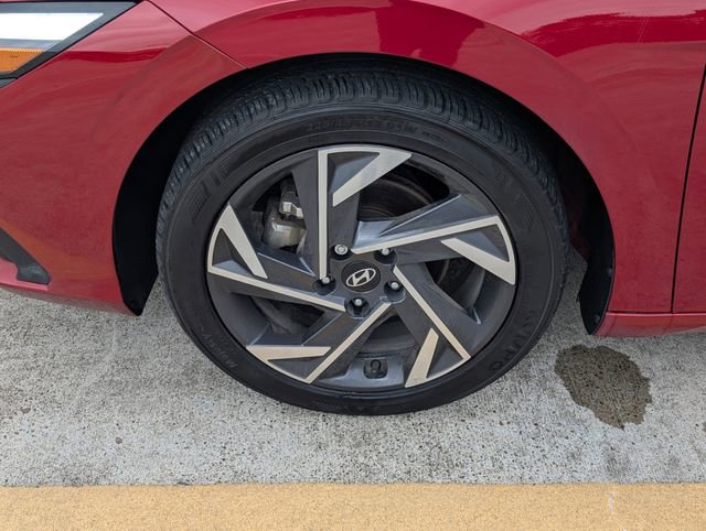 Certified 2025 Hyundai Elantra Sport image 9