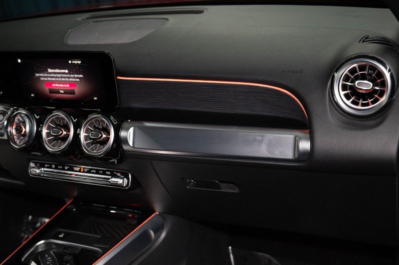 Certified 2026 Mercedes-Benz GLB 250 4MATIC image 17