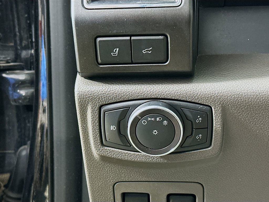 Used 2018 Ford Expedition Limited RWD image 12