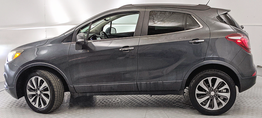 Used 2018 Buick Encore Essence AWD/4WD image 5