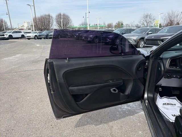 Used 2017 Dodge Challenger SXT image 24