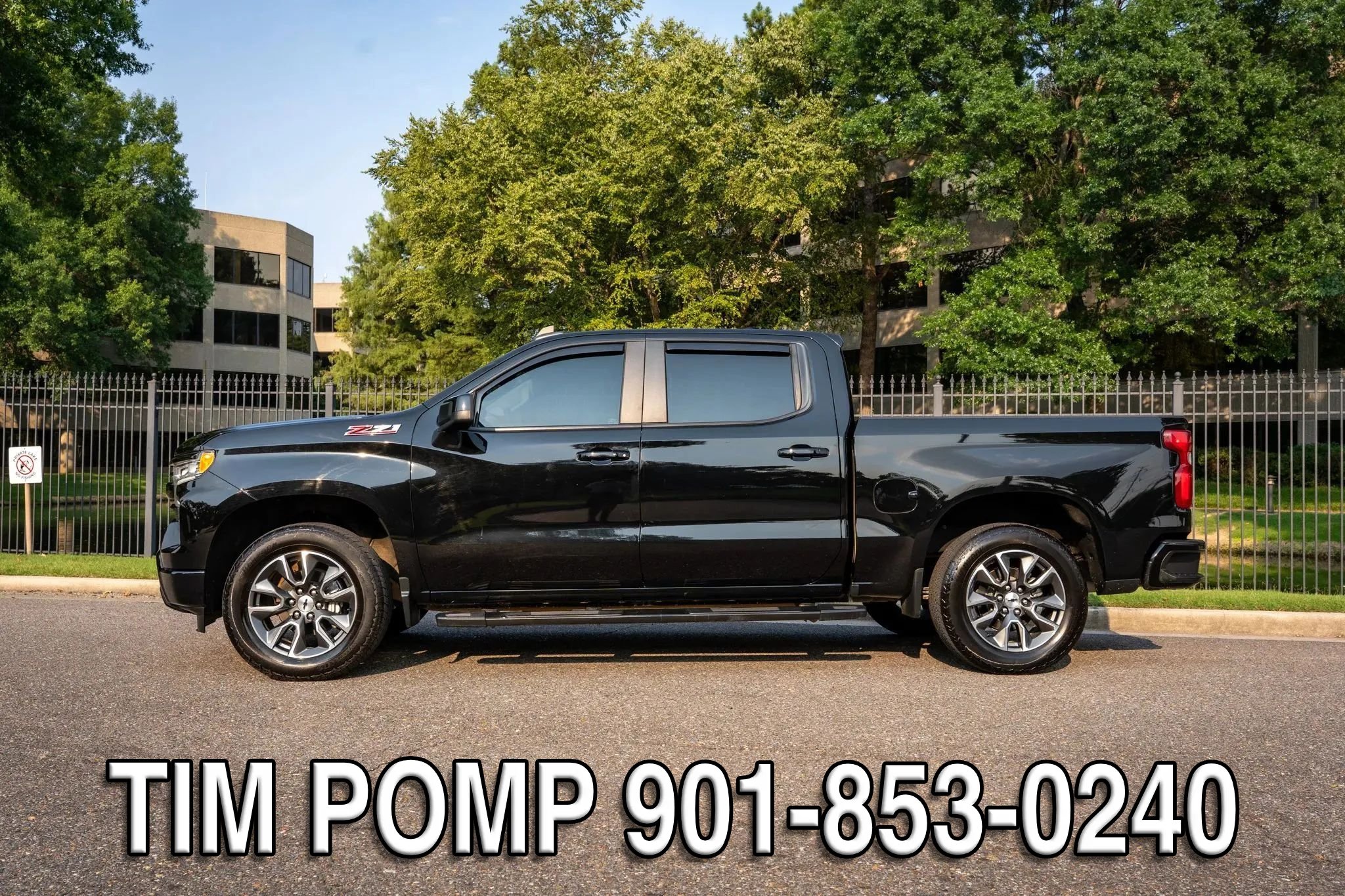 Used 2023 Chevrolet Silverado 1500 RST AWD/4WD image 9