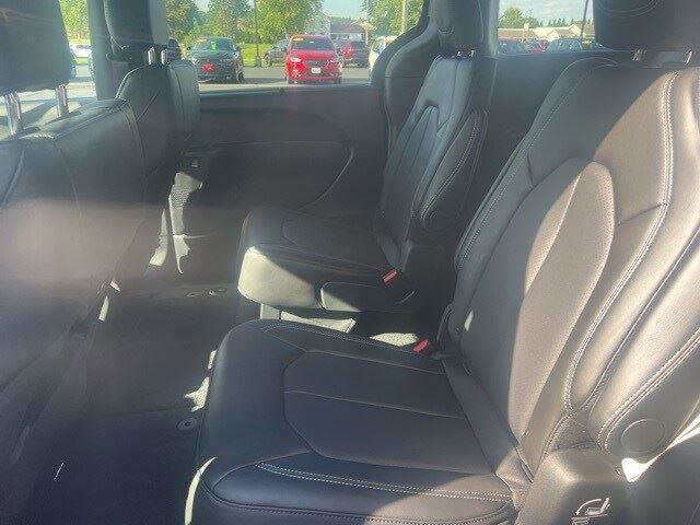 New 2026 Chrysler Pacifica Select image 13