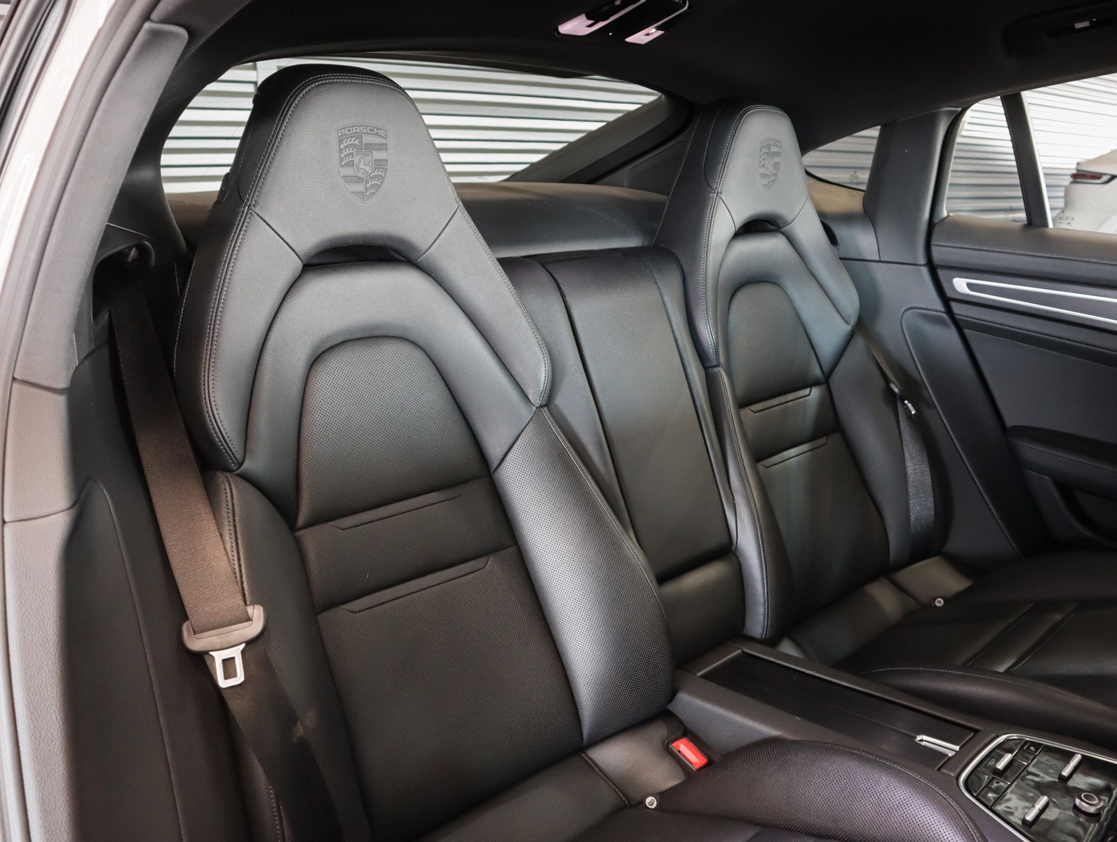 Certified 2023 Porsche Panamera Platinum Edition image 6