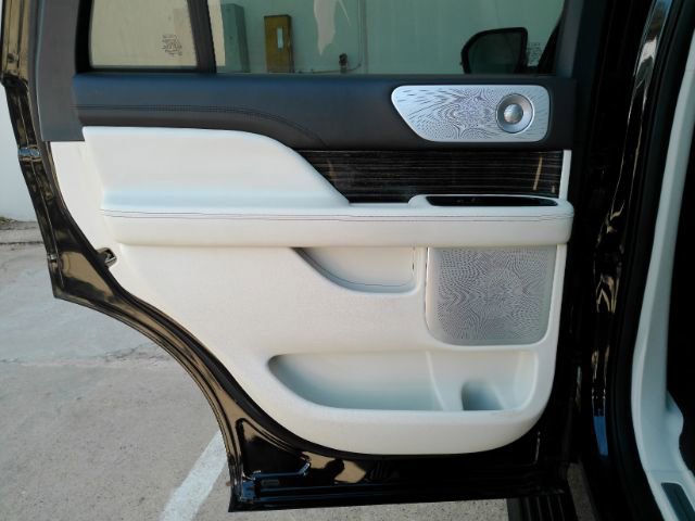 Used 2022 Lincoln Navigator Black Label AWD/4WD image 19