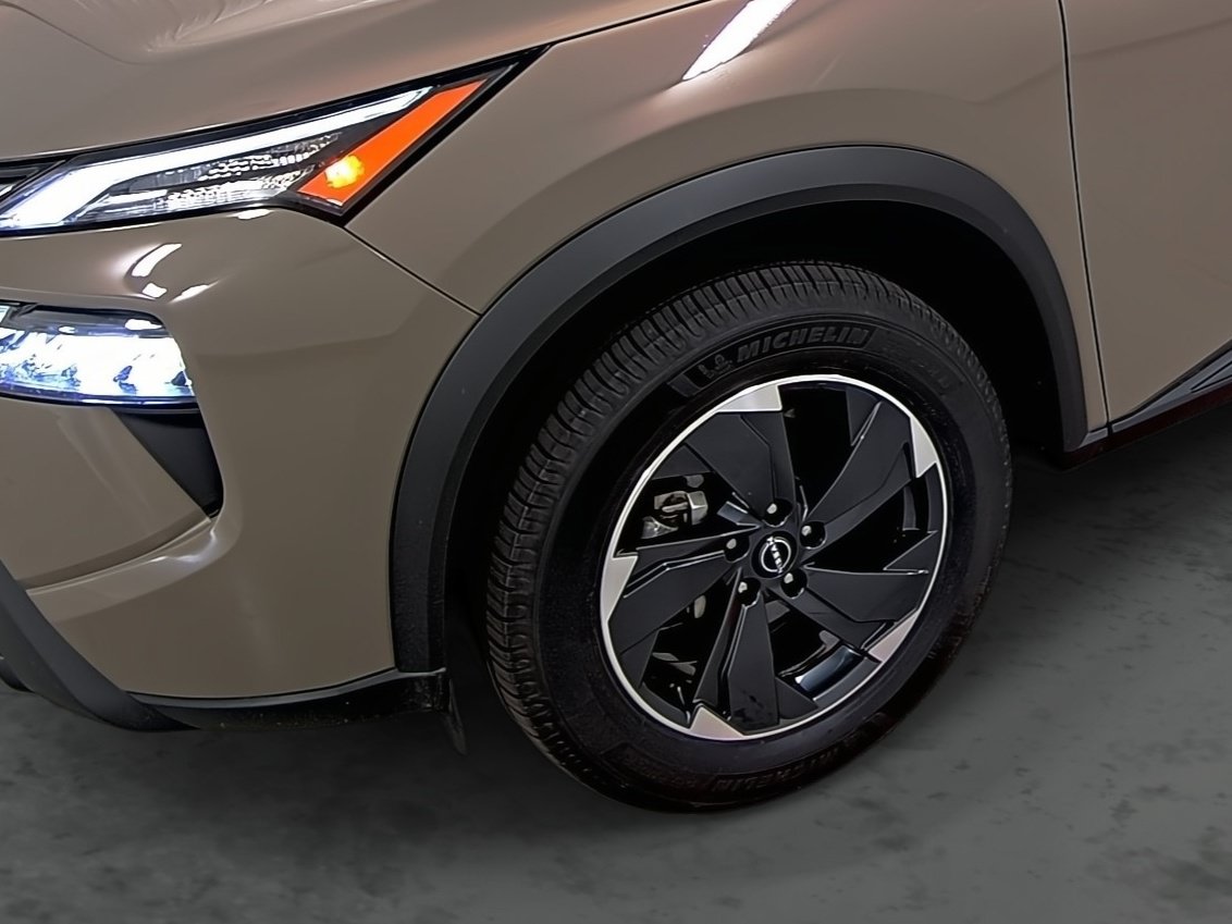 Used 2024 Nissan Rogue SV AWD/4WD image 7
