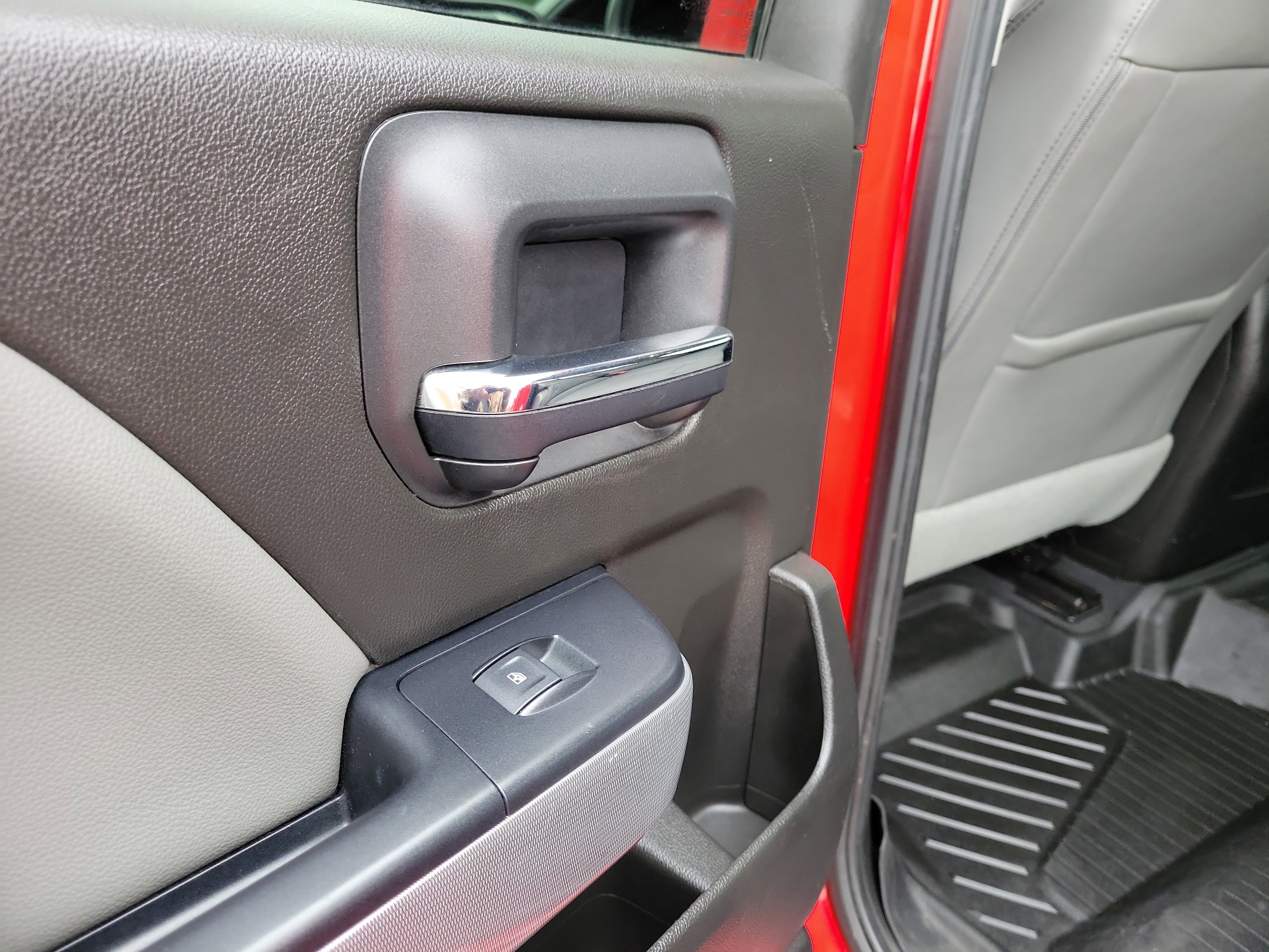 Used 2018 Chevrolet Silverado 1500 LTZ Z71 image 13