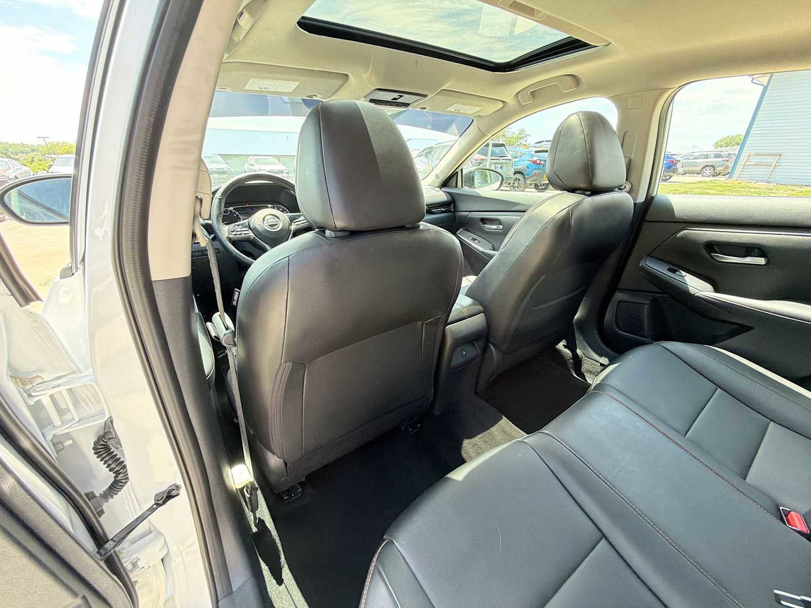 Used 2020 Nissan Sentra SR w/ Premium Package FWD image 15