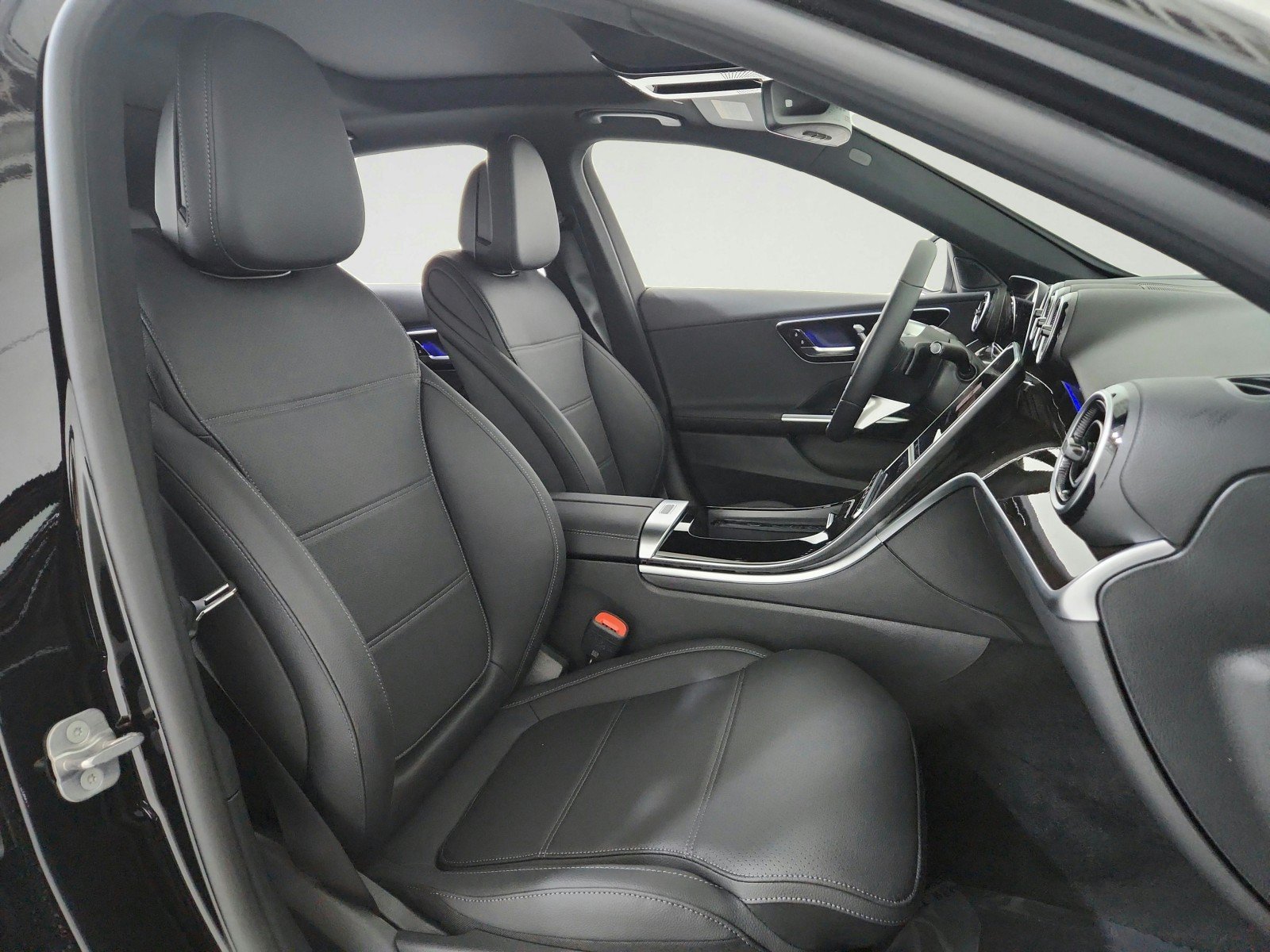 Used 2025 Mercedes-Benz C 300 Sedan image 20
