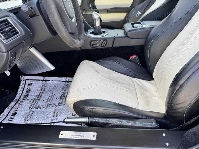 Used 2011 Aston Martin V12 Vantage Coupe image 24