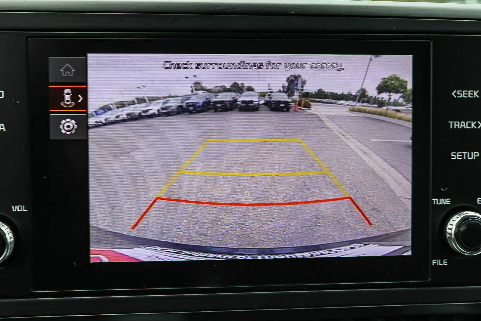 Used 2023 Kia Carnival LX FWD image 24