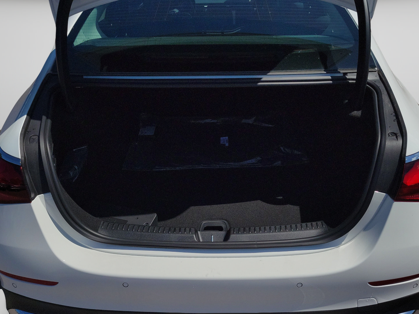 New 2026 Mercedes-Benz E 450 4MATIC Sedan image 5