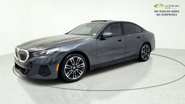 Used 2026 BMW 530i w/ M Sport Package RWD image 4